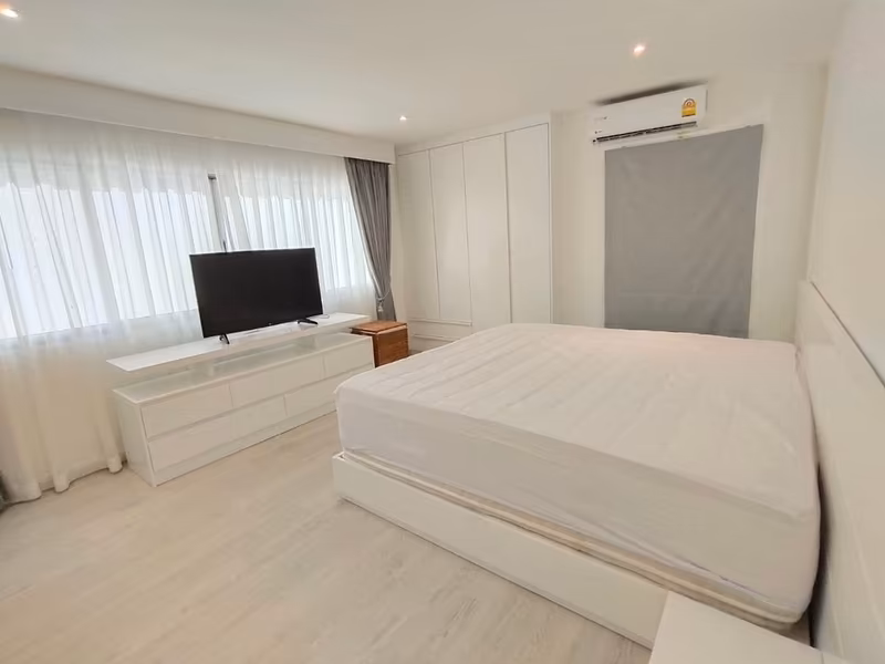 Silom Condominium - Image 5