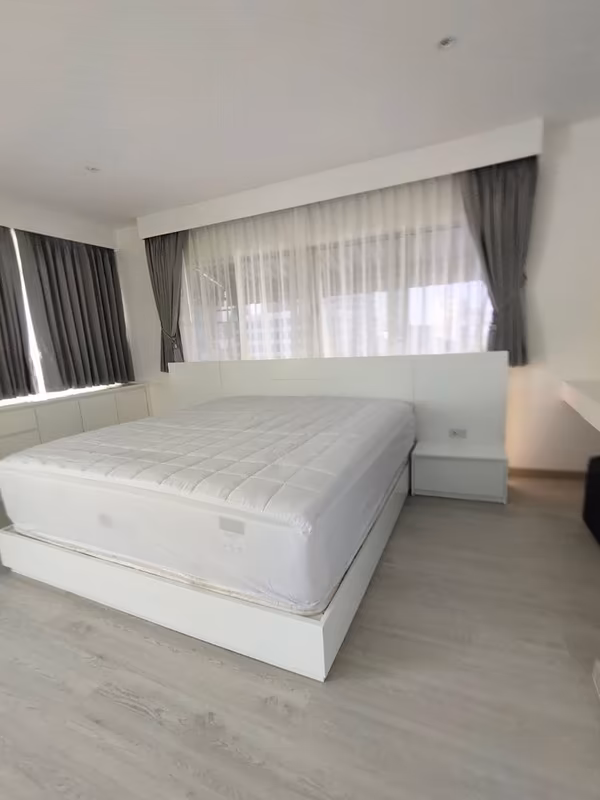 Silom Condominium - Image 18