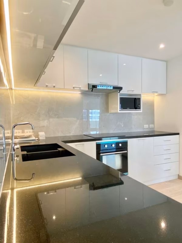 Silom Condominium - Image 17