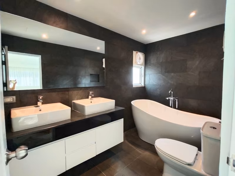 Silom Condominium - Image 6