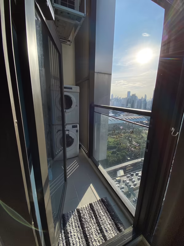 Chewathai Residence Asoke - Image 5