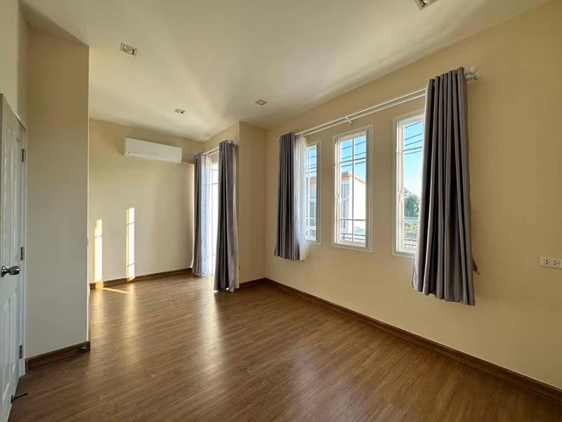 4 Bedroom Townhouse For Rent in Nong Phueng, Saraphi, Chiang Mai - Image 6