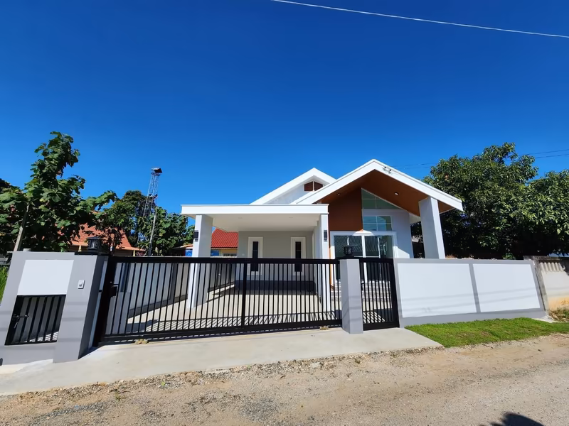 2 Bedroom House For Sale in San Kamphaeng, San Kamphaeng, Chiang Mai - Image 8