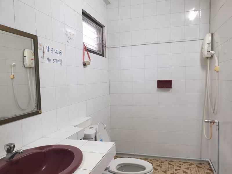 3 Bedroom House For Rent in Sam Sen Nok, Huai Khwang, Bangkok - Image 9