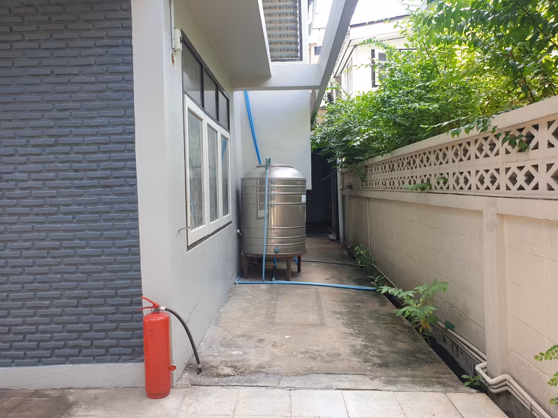 3 Bedroom House For Rent in Sam Sen Nok, Huai Khwang, Bangkok - Image 12