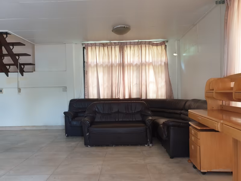 3 Bedroom House For Rent in Sam Sen Nok, Huai Khwang, Bangkok - Image 15