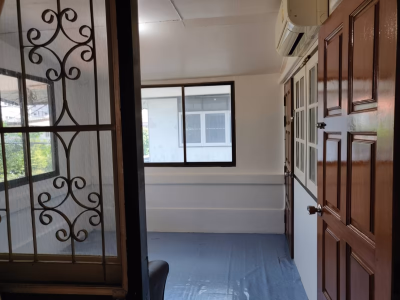 3 Bedroom House For Rent in Sam Sen Nok, Huai Khwang, Bangkok - Image 5