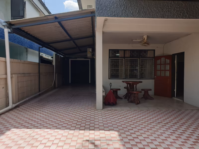 3 Bedroom House For Rent in Sam Sen Nok, Huai Khwang, Bangkok - Image 2