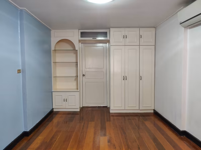 3 Bedroom House For Rent in Sam Sen Nok, Huai Khwang, Bangkok - Image 7