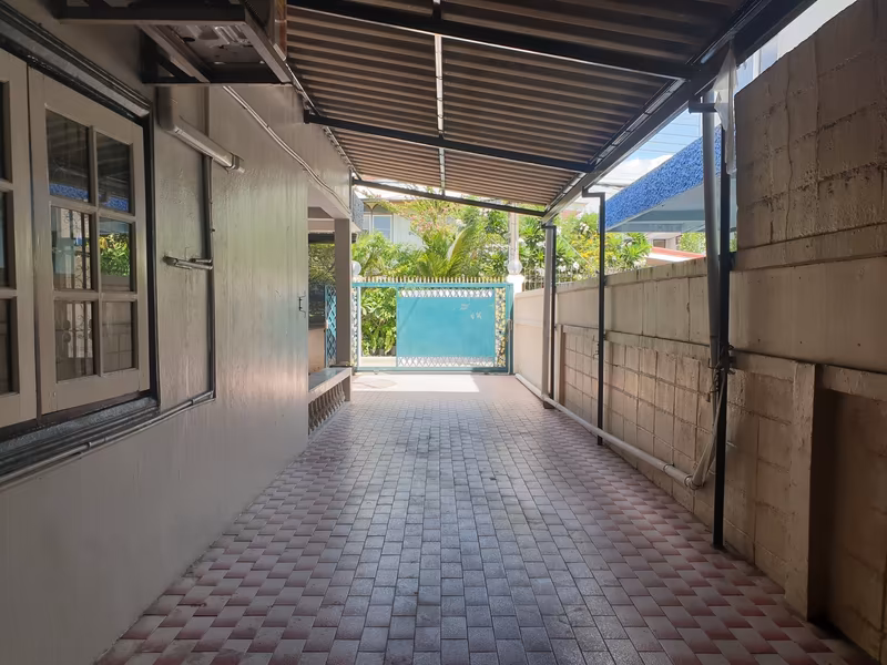3 Bedroom House For Rent in Sam Sen Nok, Huai Khwang, Bangkok - Image 8