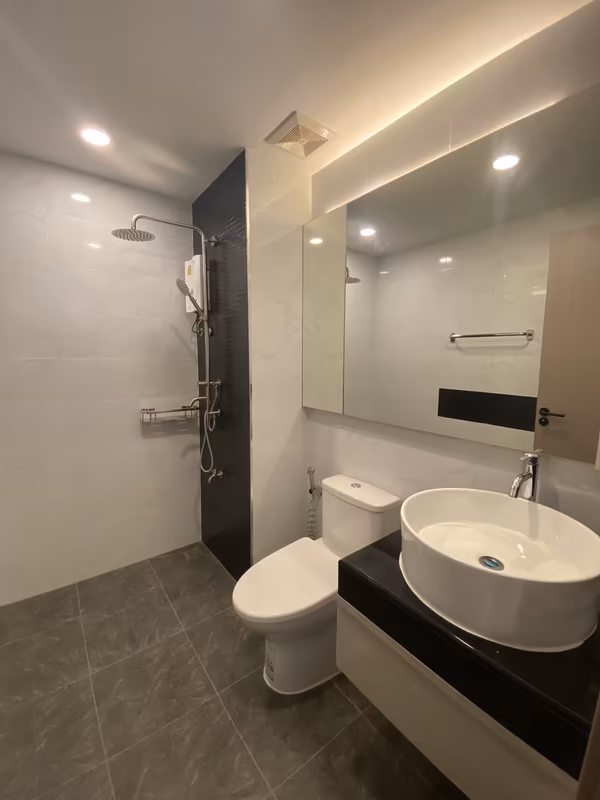 Mahidol Condo - Image 4
