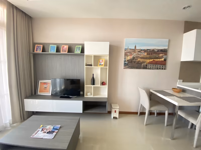 The Unique Condo @Koomuang - Image 1
