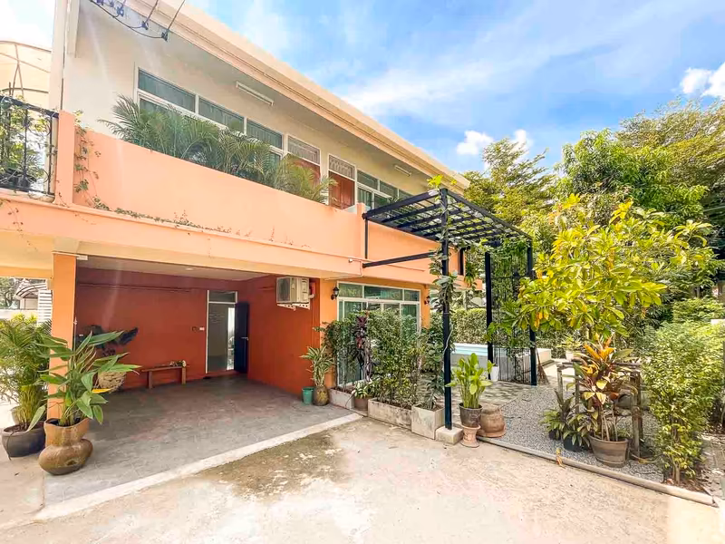 4 Bedroom House For Rent in Chang Phueak, Mueang Chiang Mai, Chiang Mai - Image 2