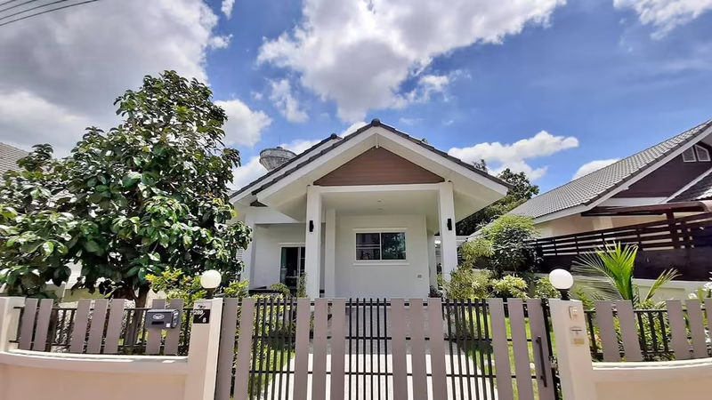 2 Bedroom House For Sale in San Phisuea, Mueang Chiang Mai, Chiang Mai - Image 2
