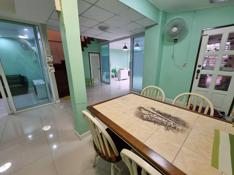 2 Bedroom Townhouse in Bang Chak, Phra Khanong, Bangkok - Image 9