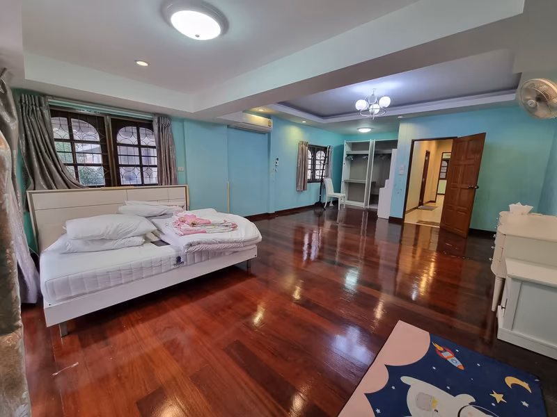 2 Bedroom Townhouse in Bang Chak, Phra Khanong, Bangkok - Image 5