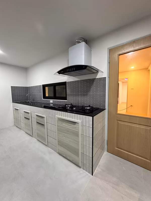 4 Bedroom House For Sale in San Phak Wan, Hang Dong, Chiang Mai - Image 4
