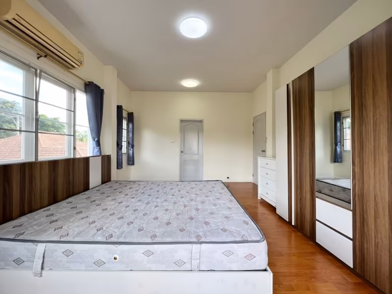 Home in Park - Image 14
