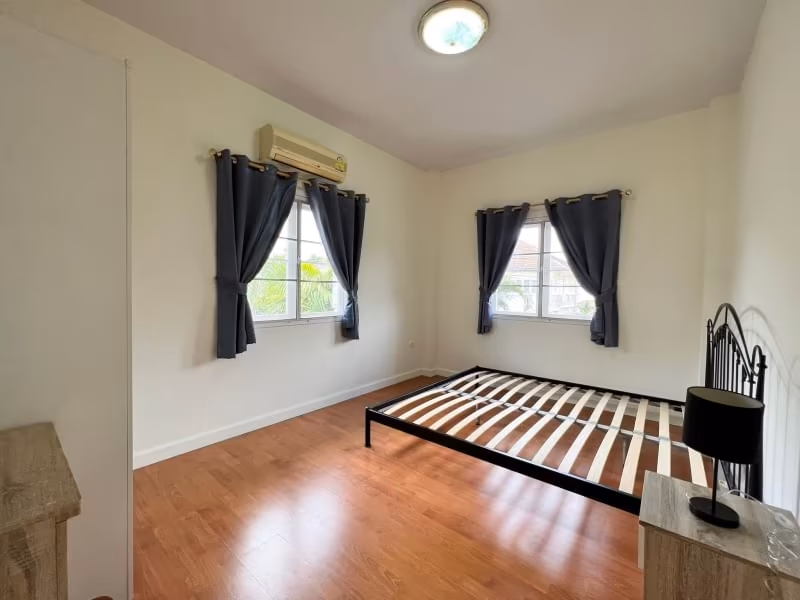 Home in Park - Image 7