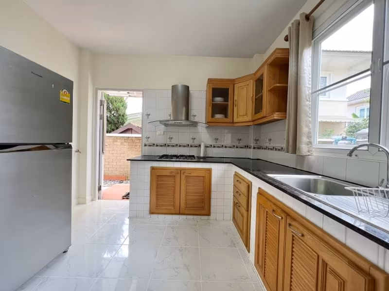 Home in Park - Image 8