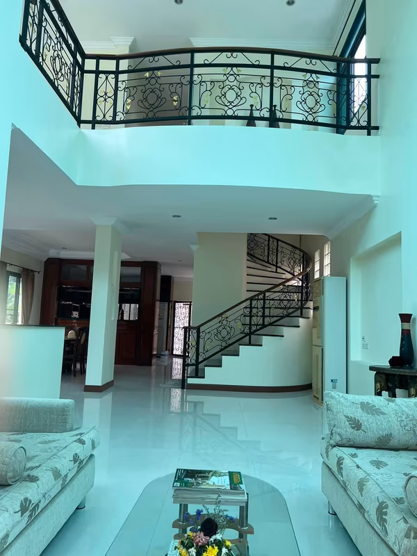 3 Bedroom House For Sale in Pathum Wan, Pathum Wan, Bangkok - Image 2