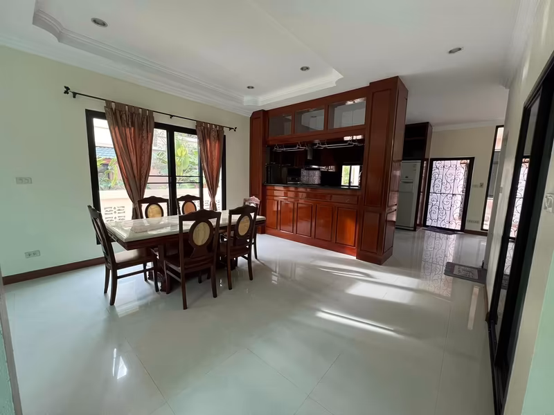 3 Bedroom House For Sale in Pathum Wan, Pathum Wan, Bangkok - Image 4