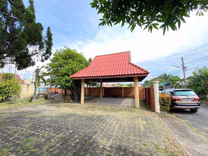 Siriwattana Niwet Village - Image 11