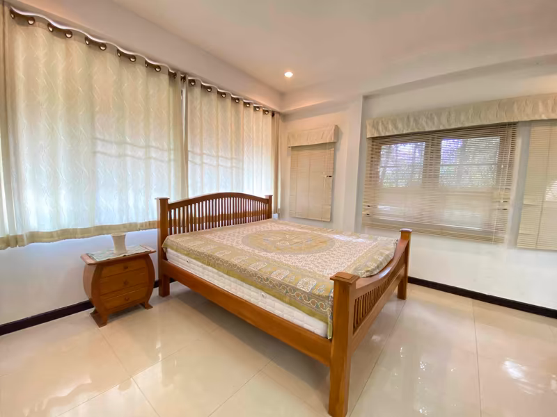 Siriwattana Niwet Village - Image 22