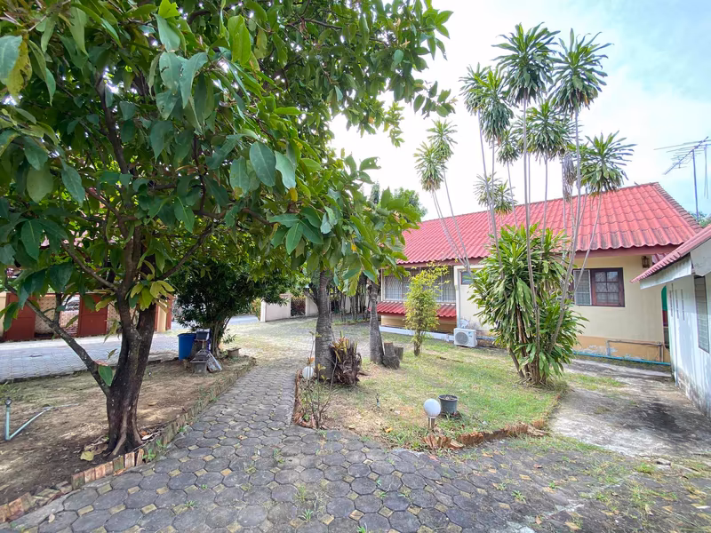 Siriwattana Niwet Village - Image 28