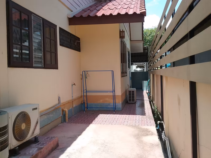 Siriwattana Niwet Village - Image 32