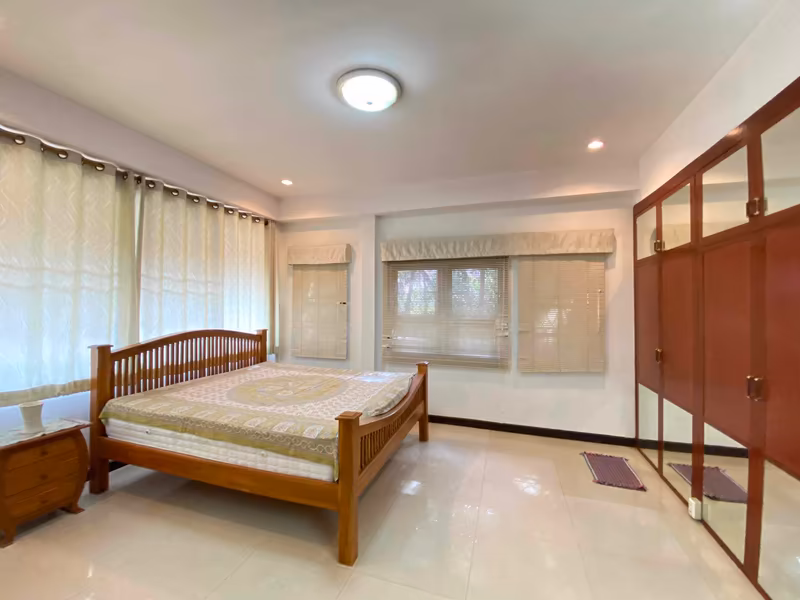 Siriwattana Niwet Village - Image 36