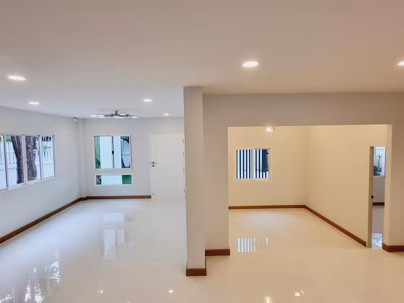 4 Bedroom House For Sale in Hang Dong, Hang Dong, Chiang Mai - Image 12