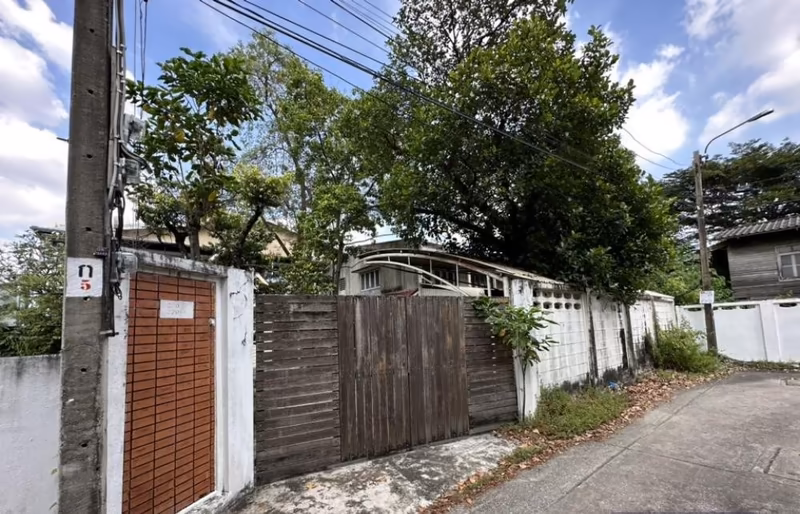 3 Bedroom House For Sale in Khlong Tan Nuea, Vadhana, Bangkok - Image 3