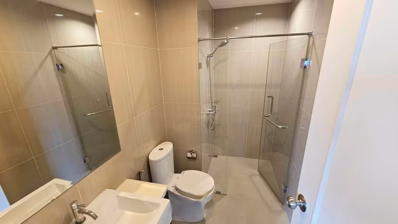 Villa Asoke Condominium - Image 2
