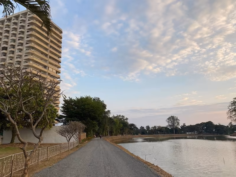 Riverside Condo - Image 3