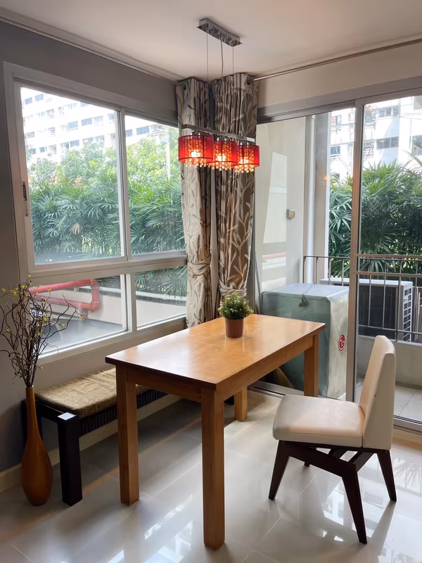 The Clover Thonglor - Image 1