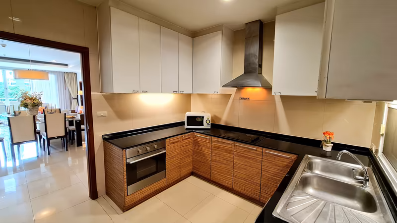 Piyathip Place Serviced Apartment - Image 7