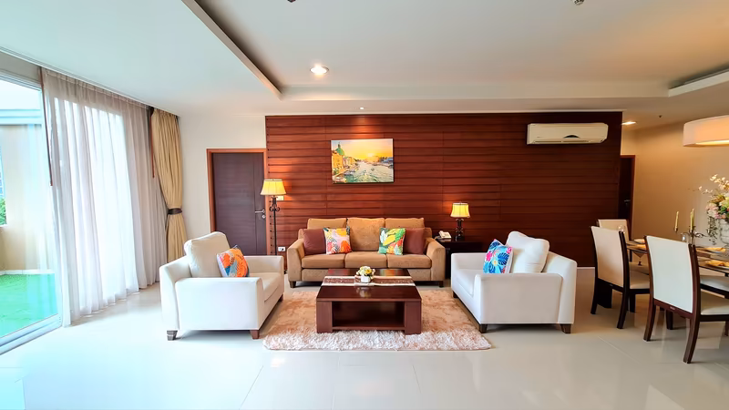 Piyathip Place Serviced Apartment - Image 1