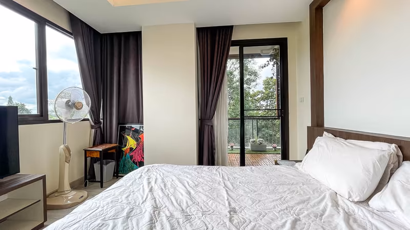 Mountain Front Condo - Image 15
