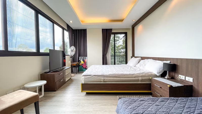 Mountain Front Condo - Image 4