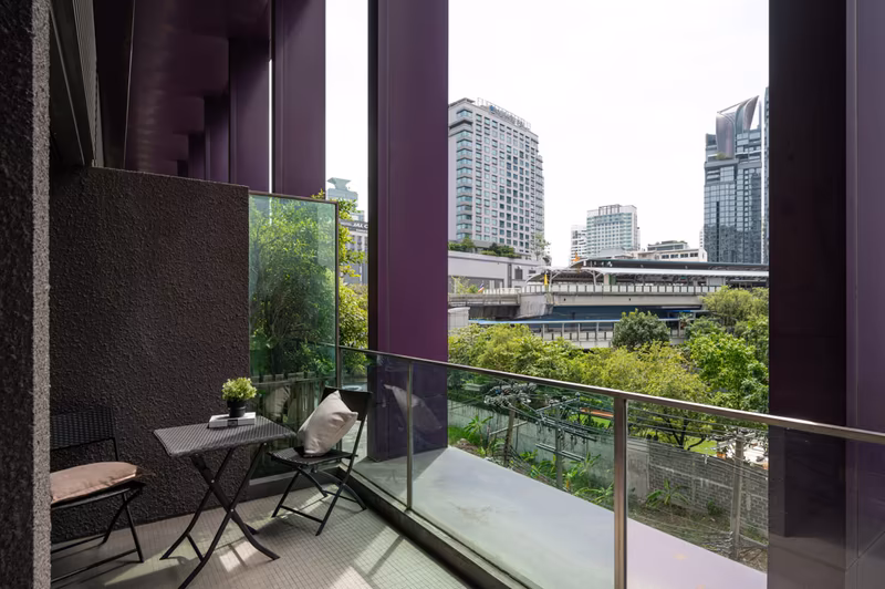 Noble Remix Thonglor - Image 1