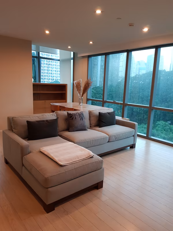 The Room Sukhumvit 21 - Image 4