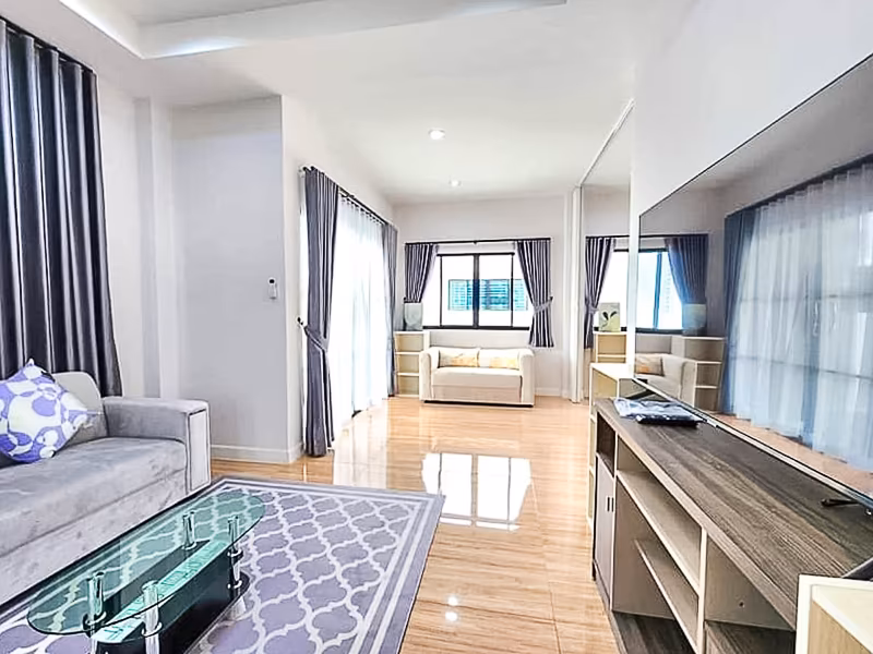 4 Bedroom House For Rent in Ban Waen, Hang Dong, Chiang Mai - Image 1