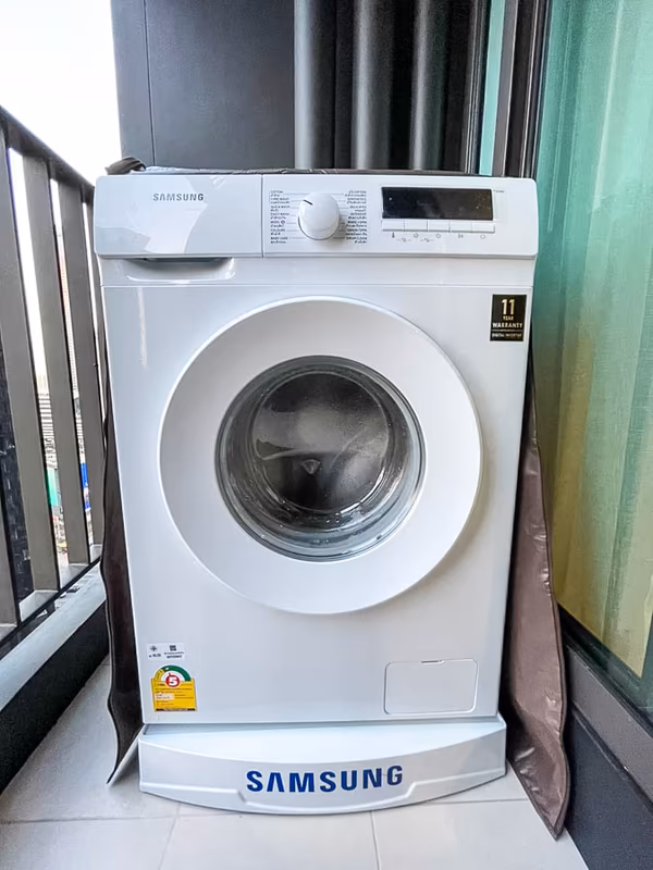 properties%2F08hndkbxOns3ZxInIeo1%2Fimages%2Fstudio-for-rent-in-din-daeng-3-low-res.avif