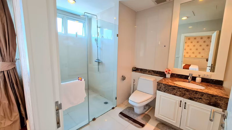 Piyathip Place Serviced Apartment - Image 11