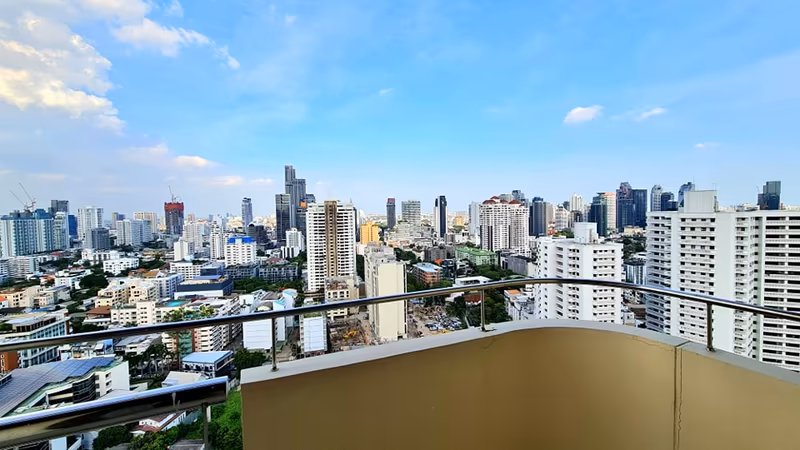 Piyathip Place Serviced Apartment - Image 4