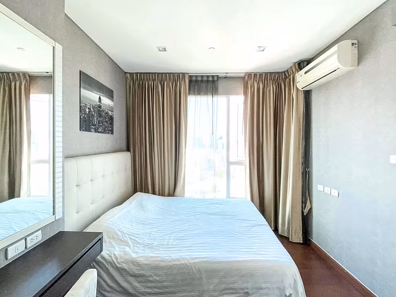 Ivy Thonglor 23 - Image 5