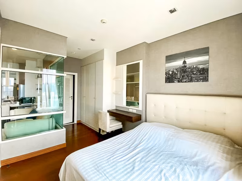 Ivy Thonglor 23 - Image 3