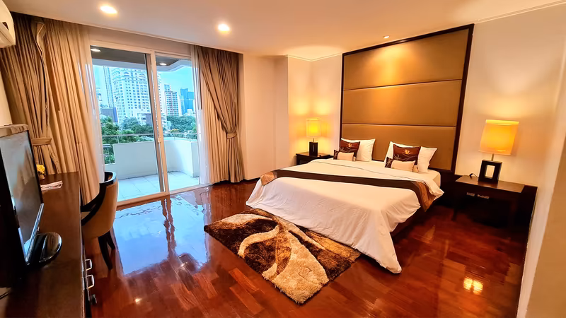 Piyathip Place Serviced Apartment - Image 2