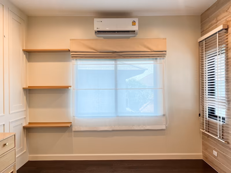 5 卧室 独立房屋 出售 在 - Image 14